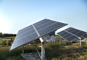 photovoltaique-dans-energie-solaire-centrales-electriques-partir-du-naturel_169016-5821